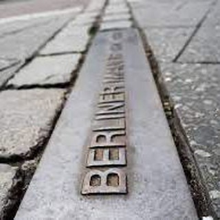   Дверь в Стене