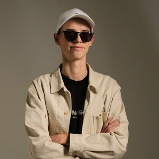   Лев Левицкий выдает базу