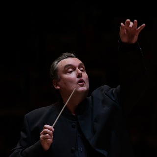   Дирижёр Павел Сорокин